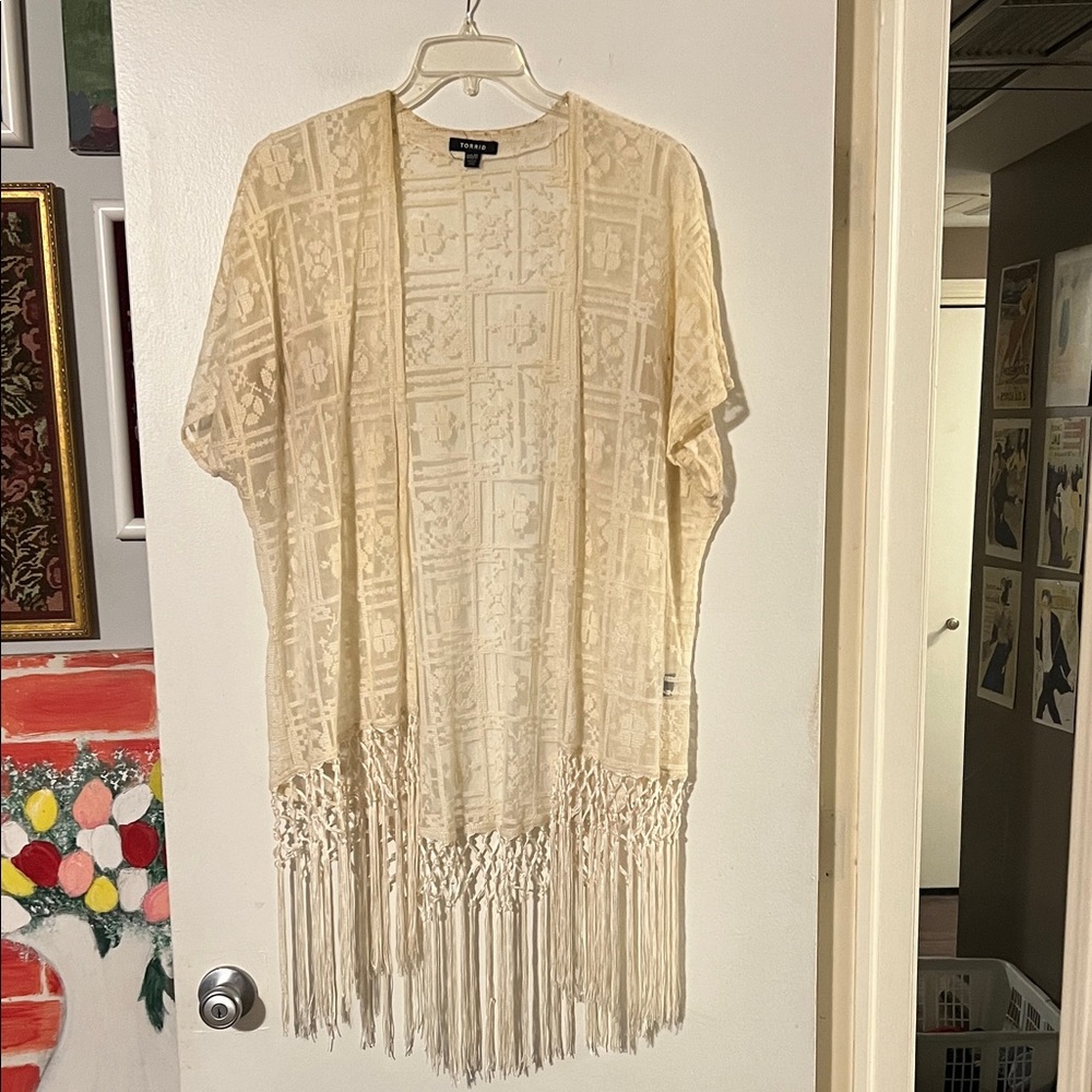 Torrid cream gorgeous lace short sleeve top with fringe detail
